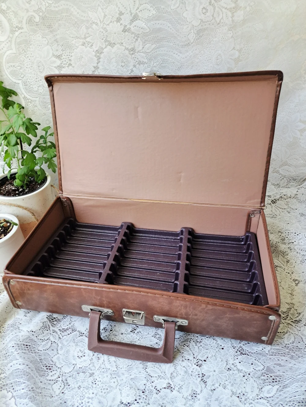 Vintage 80s Vinyl Audio Cassette Tape Storage Case Made In USA 24 Tape Capacity